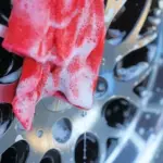 Effektiv bilrengøring og støvsugning